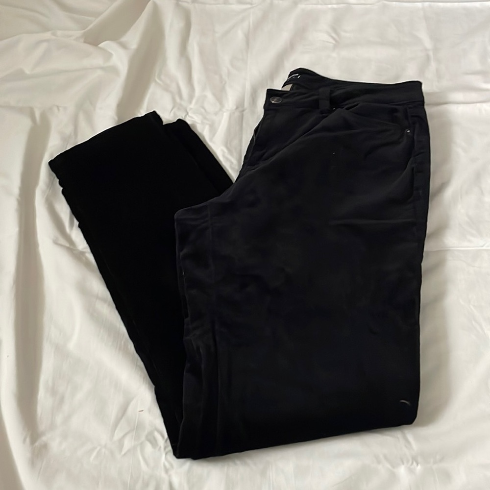 Black velveteen 5 pocket curvy skinny pants